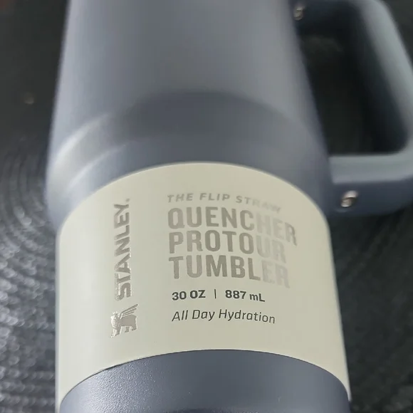 Stanley Quencher Tumbler - Navy and Copper - Picture 7 of 8